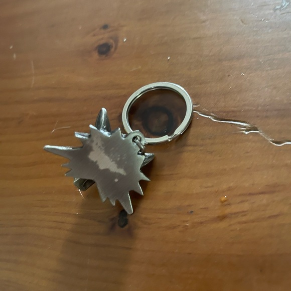 Wolf Keychain 🐺 - Picture 4 of 4